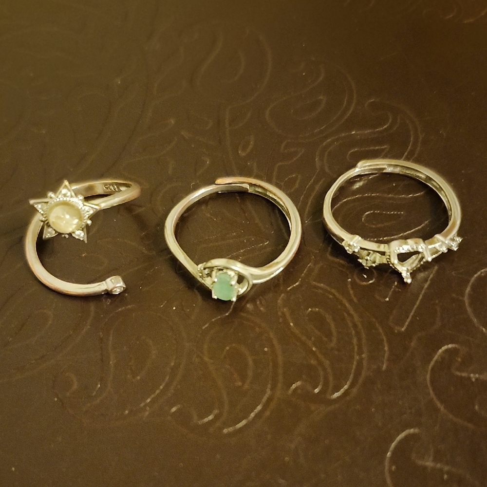Adjustable Women's Ring with Natural Stone